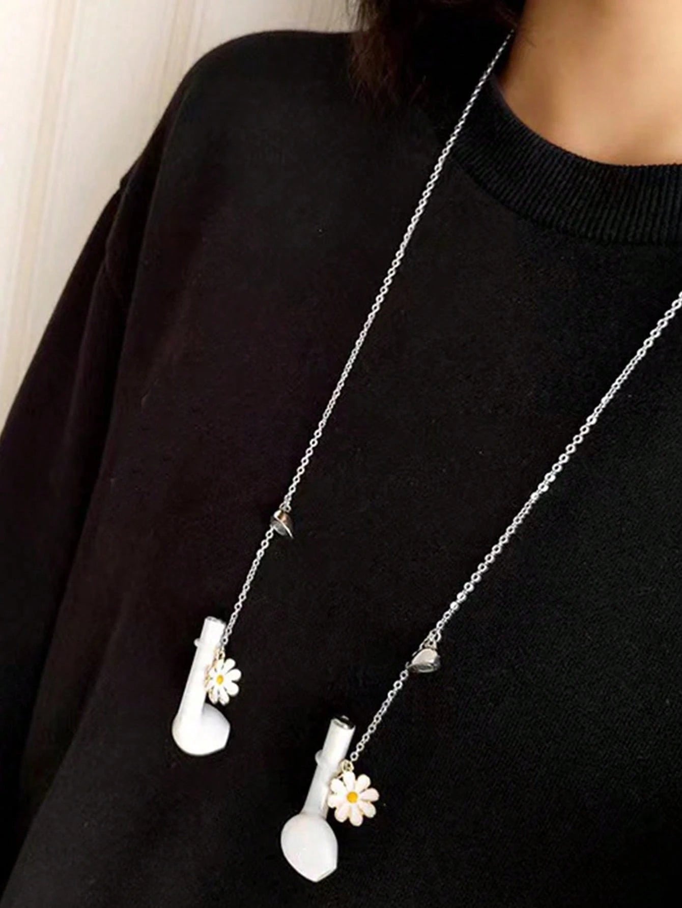 Bluetooth Earphone Anti-Loss Magnetic Necklace Astronaut Space Man Design Suitable For Men And Women Neck Hanging Anti-Drop Universal