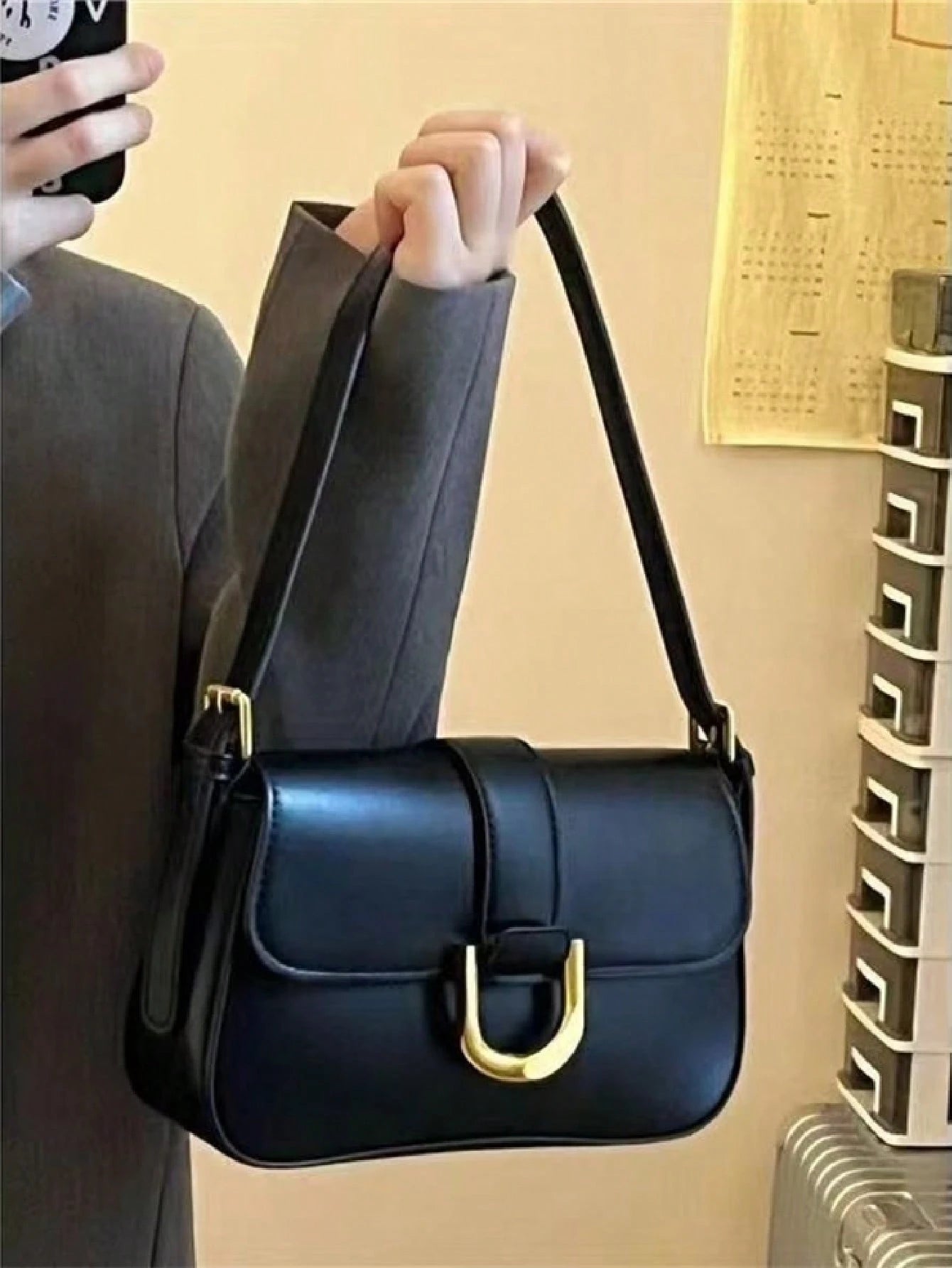 Dedoo 2025 New Solid Color PU Material Luxurious Clutch Bag, This Is A Solid Color Bright Color Evening Clutch Bag, Featuring A Fashionable Unique Short Arc Design, With A Back Buckle, Suitable For La
