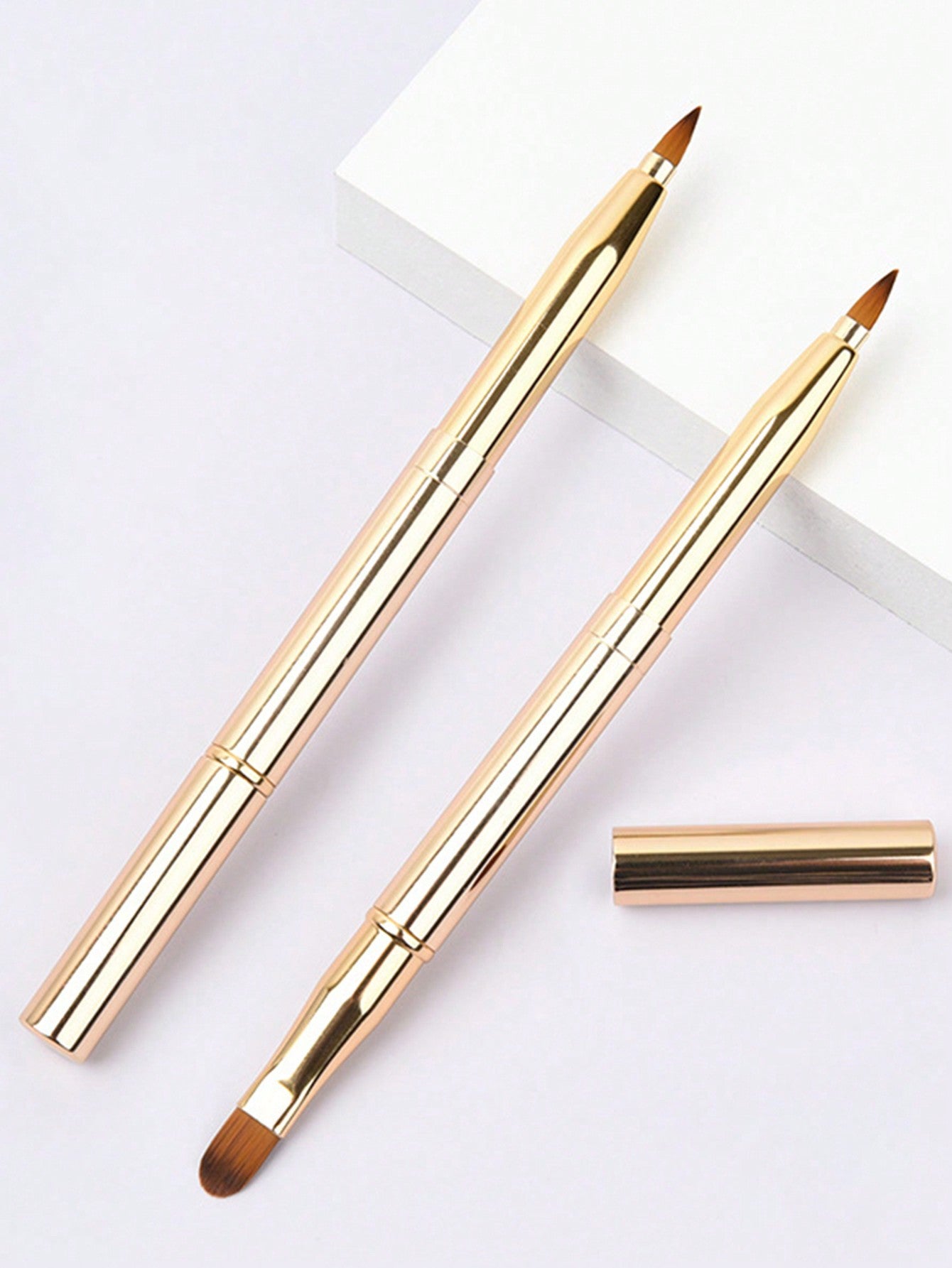 Retractable Single-Head Lip Brush With Cap, Portable Makeup Brush,Giveaways