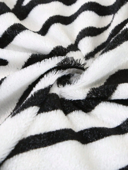 1/2/4pcs Leopard Print Plush Pillow Covers (18*18 Inches/Without Filler), Fashion Printed Square Cushion Covers, Soft Fluffy Throw Pillow Cases For Bedroom, Living Room, Sofa, Chair, Soft & Comfortabl