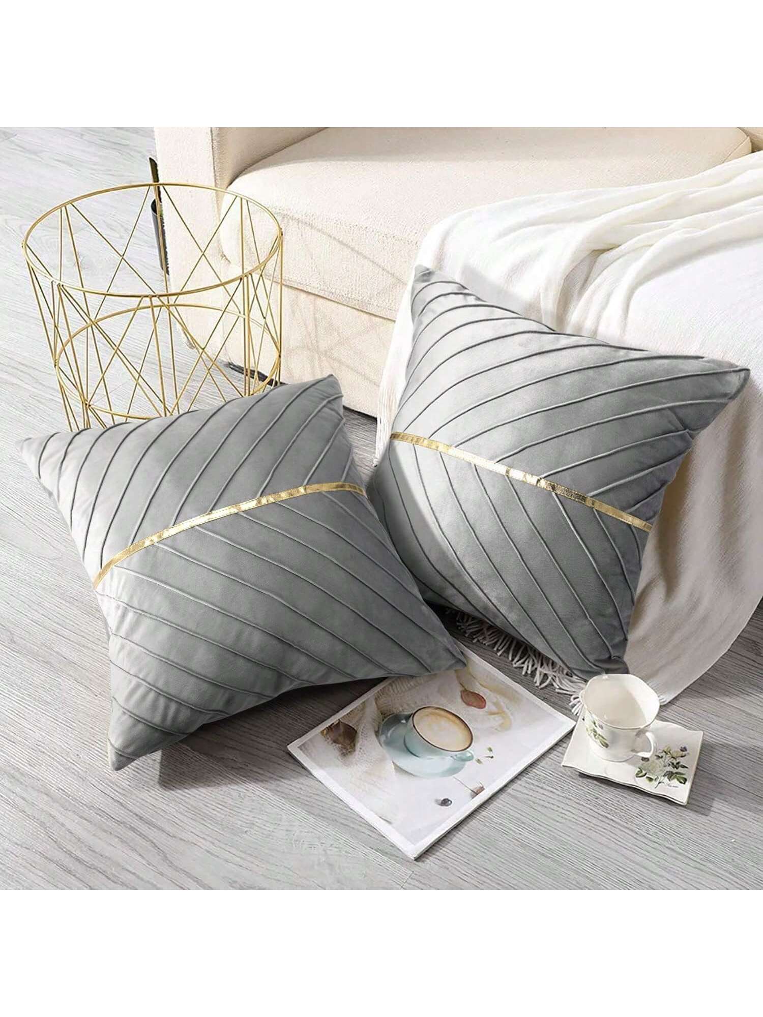 1/2pcs Beige Halloween Cute Ghost Pumpkin Decorative Pillow Case, Front Quilted Ghost Pumpkin, Back Dutch Velvet Fabric, Square Cushion Cover, Holiday Home Pillowcase Decor, Soft Comfortable Velvet Fa