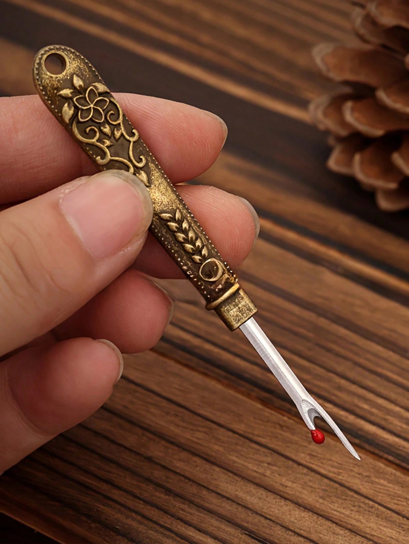 1/2pcs Handmade Embroidered Seam Ripper Tool Cross Stitch Thread Picker Scissors Sewing Seam Ripper Vintage Comfortable Grip- Easy To Cut Thread Ends