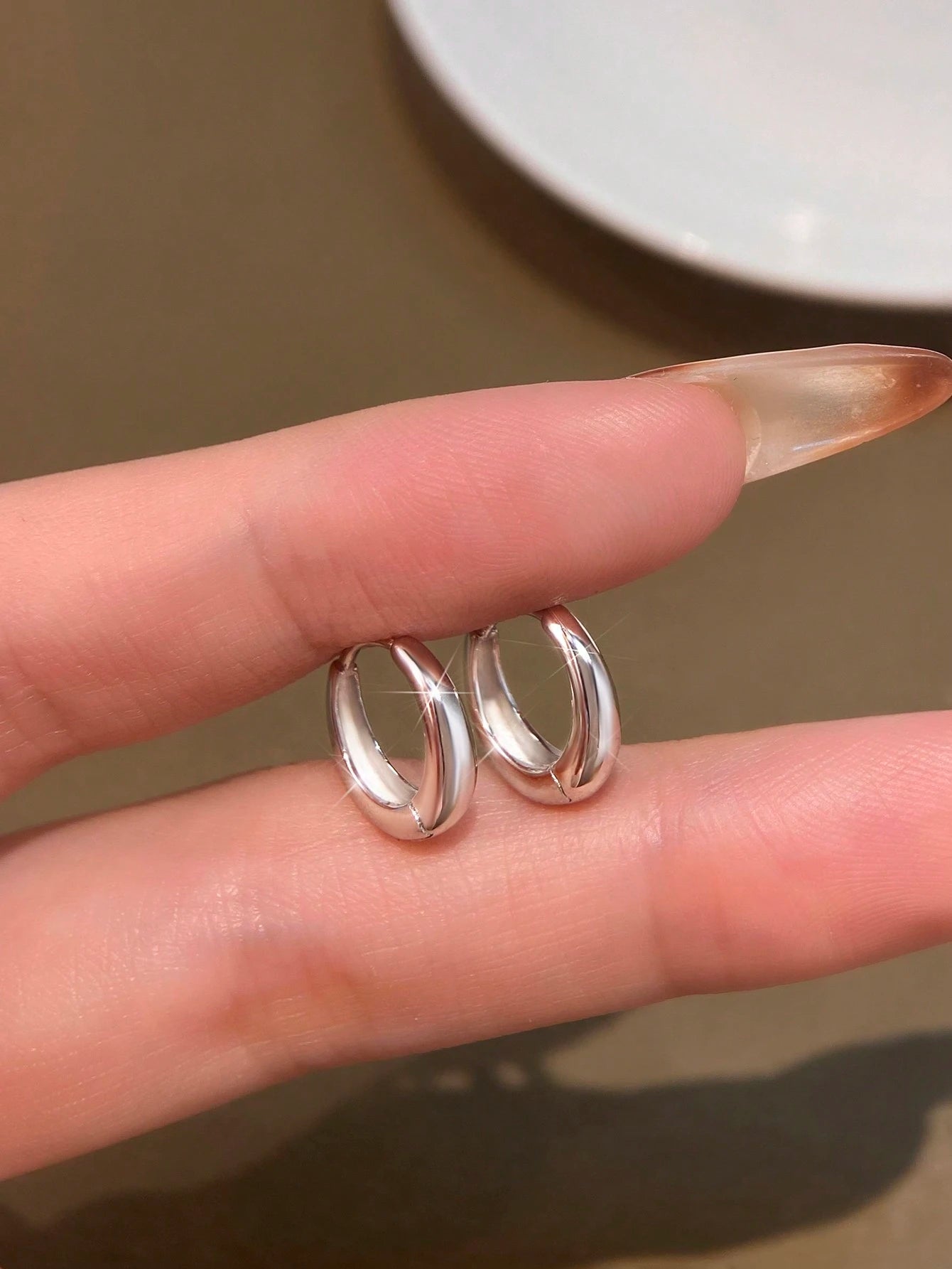 1 Pair 3mm Minimalist Pure Silver Earrings, Suitable For Women's Daily Wear