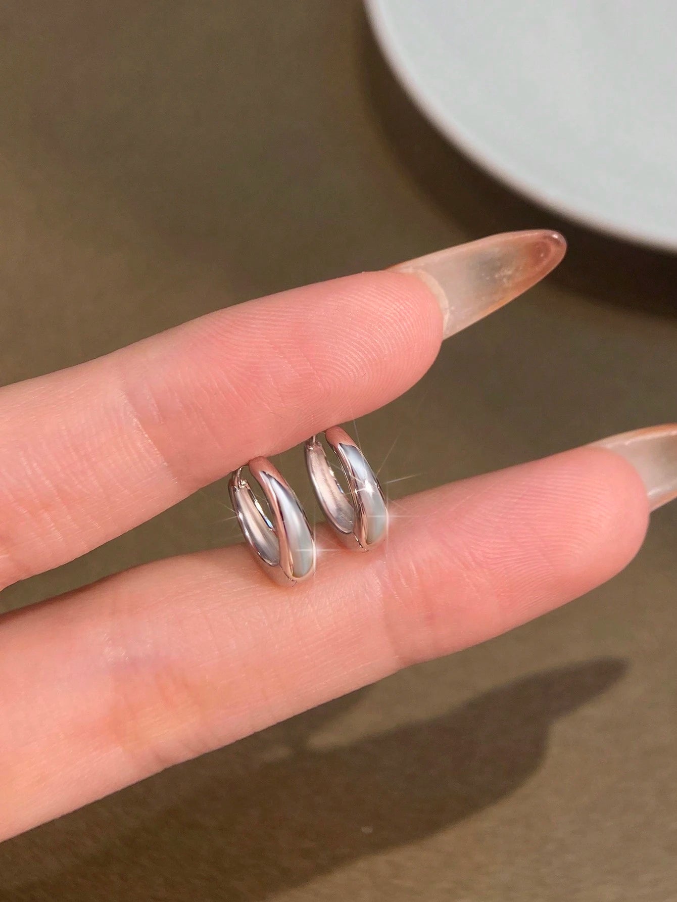 1 Pair 3mm Minimalist Pure Silver Earrings, Suitable For Women's Daily Wear