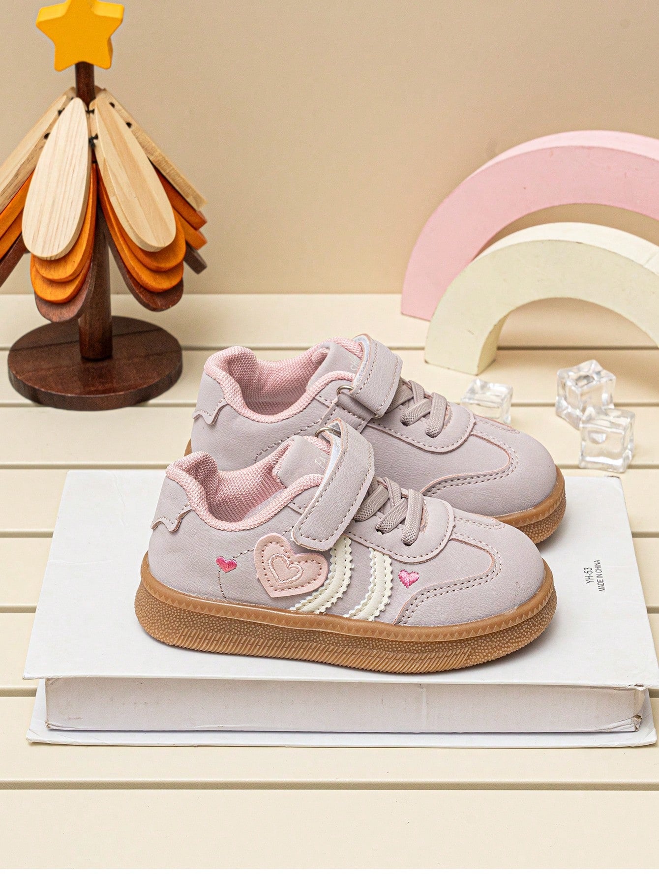 1 Pair Kids Spring/Autumn Soft Sole Non-Slip Lightweight Comfortable Sports Shoes, Fashionable Versatile Style