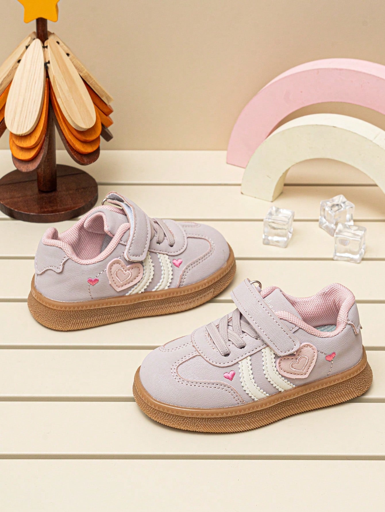 1 Pair Kids Spring/Autumn Soft Sole Non-Slip Lightweight Comfortable Sports Shoes, Fashionable Versatile Style