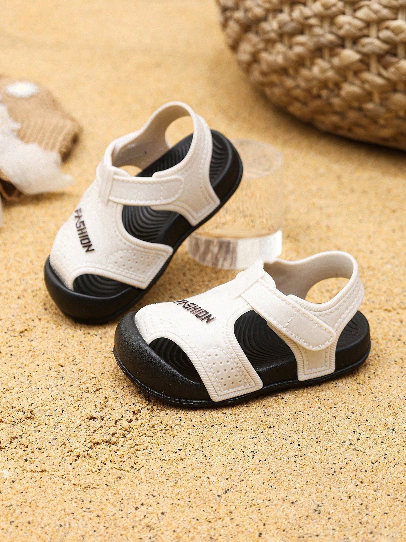 1 Pair Solid Color Baby Sandals, Unisex Toddler Closed-Toe Casual Beach Shoes, Lightweight Non-Slip Soft Bottom Comfortable Prewalker Shoes, Quick-Drying Fashion