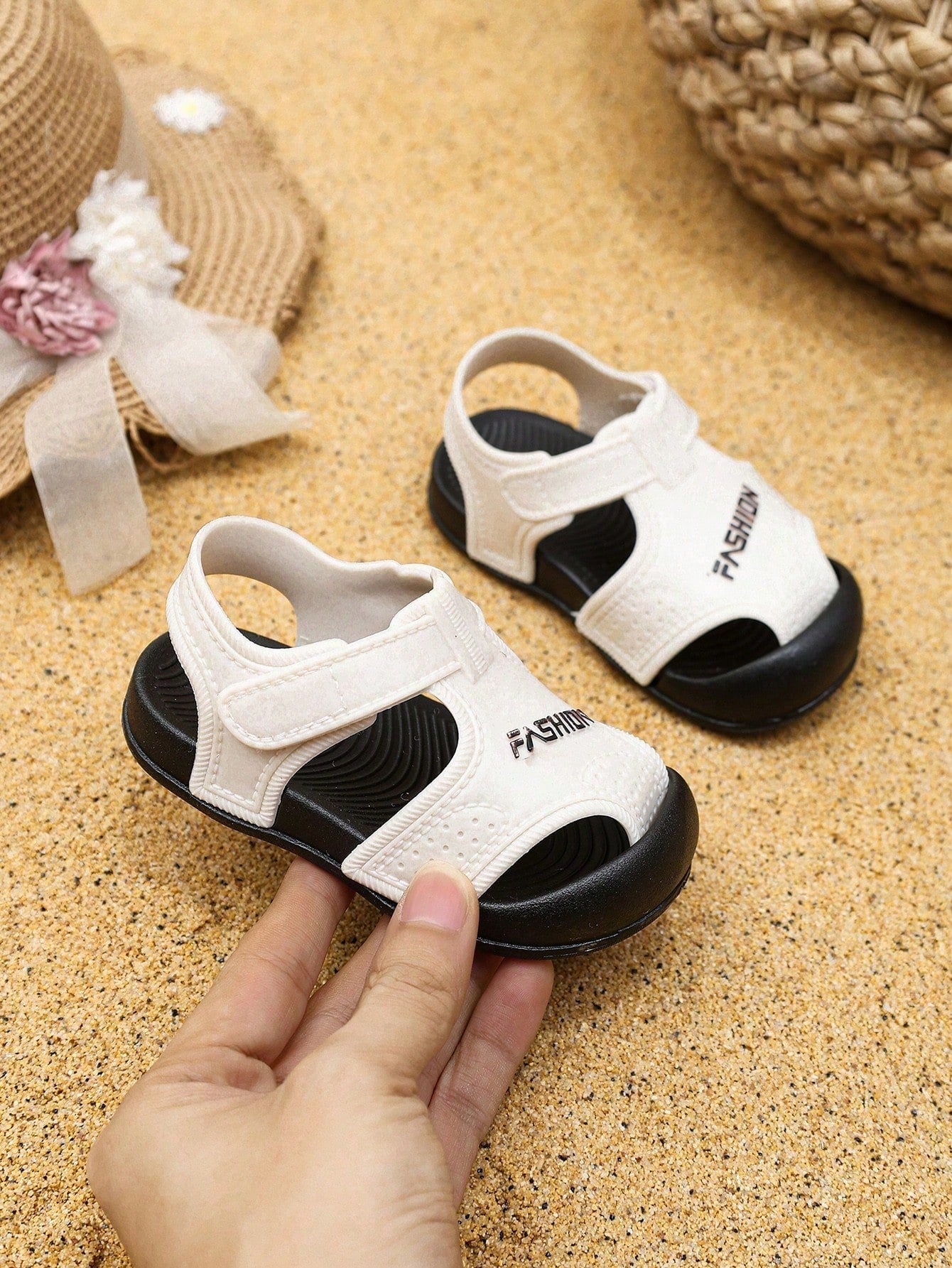 1 Pair Solid Color Baby Sandals, Unisex Toddler Closed-Toe Casual Beach Shoes, Lightweight Non-Slip Soft Bottom Comfortable Prewalker Shoes, Quick-Drying Fashion