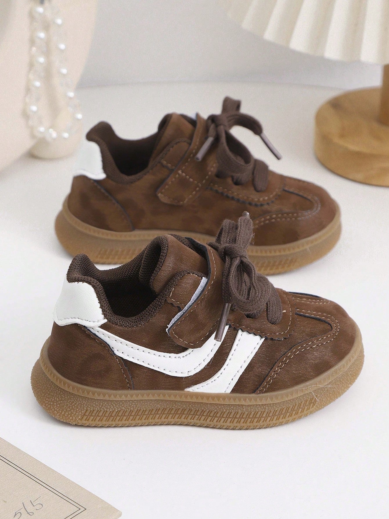 1 Pair Toddler Boys/Girls Floral PU Hook And Loop Design Casual Sports Shoes, Fashionable, Suitable For Autumn