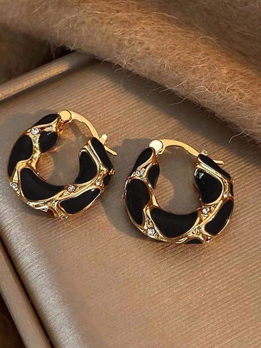 1 Pair Vintage French Elegant Versatile Luxurious High-End Fashionable Niche Personalized Circle Earrings, Essential For Women's Autumn/Winter Outfits