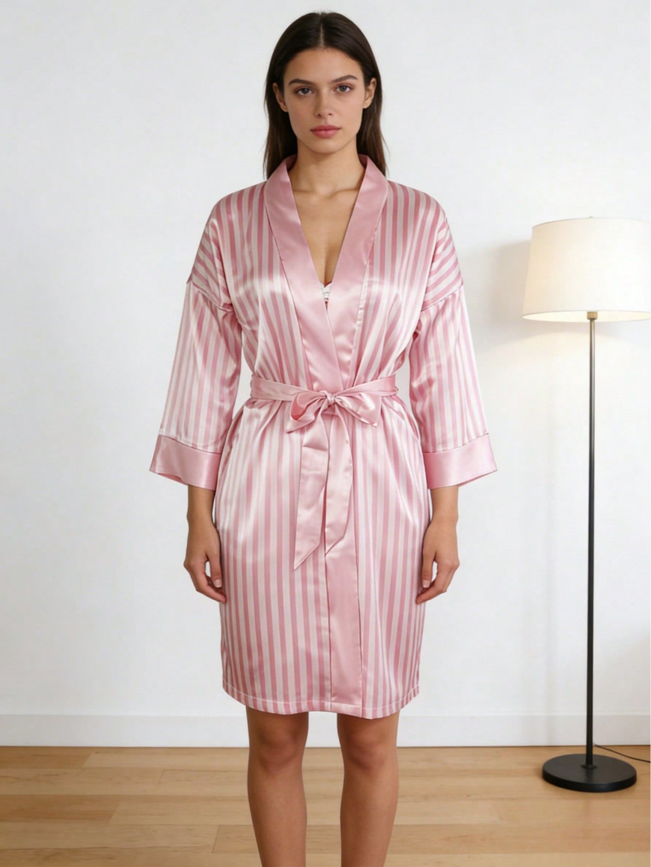 1 Pc Elegant Pink Satin Robe, Sexy Short Satin Silk Soft Sleepwear, Suitable For Bride, Bridesmaid, Home Use.