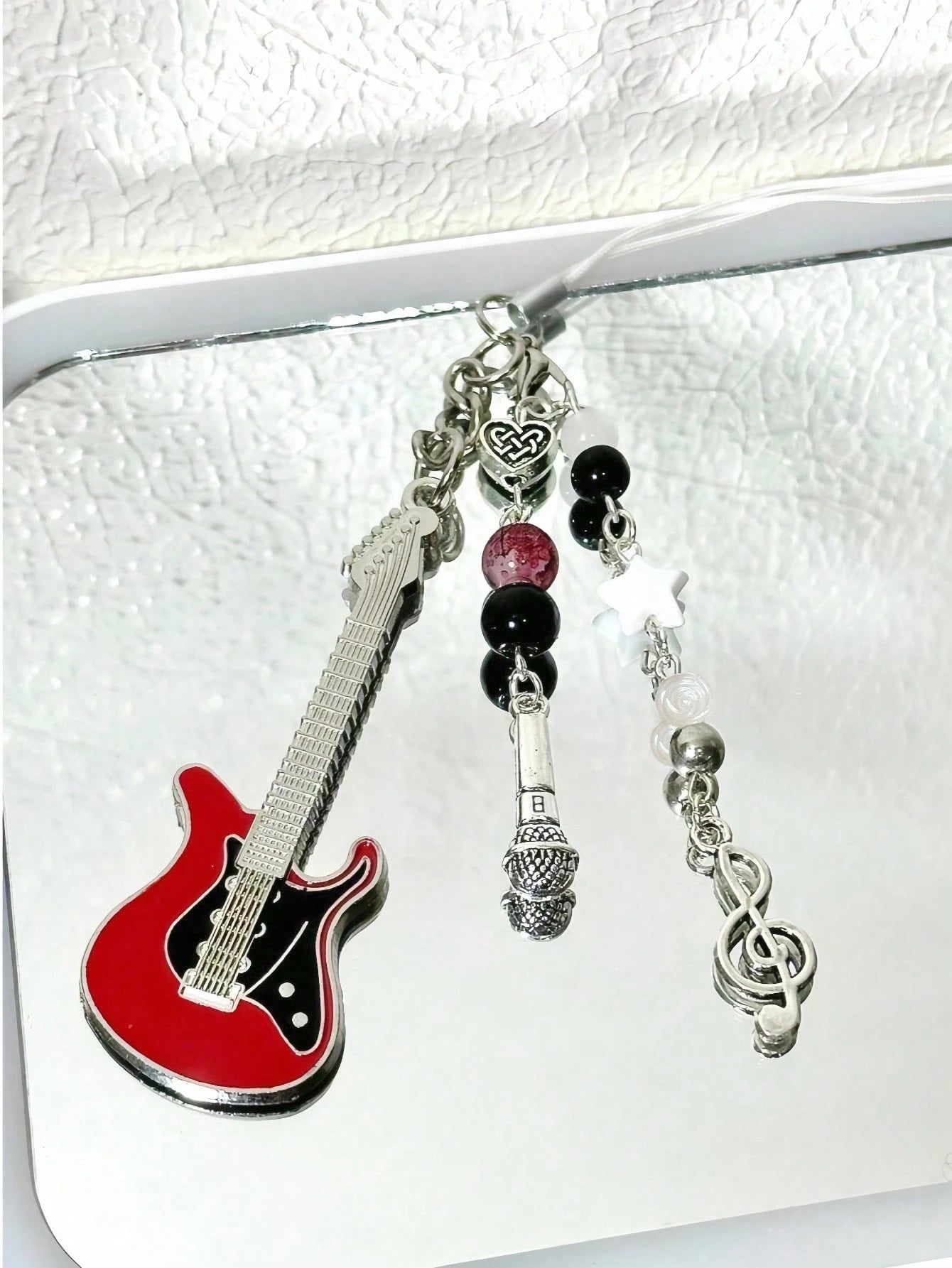 1 Pc Hand-Made Beaded Guitar Note Charm, Minimalist Girly Ins Style Phone Chain, Cute Decorative Pendant Suitable For Women's Daily Use Gifts For Mother, Family, Friends, Birthday, Holiday Phone Charm