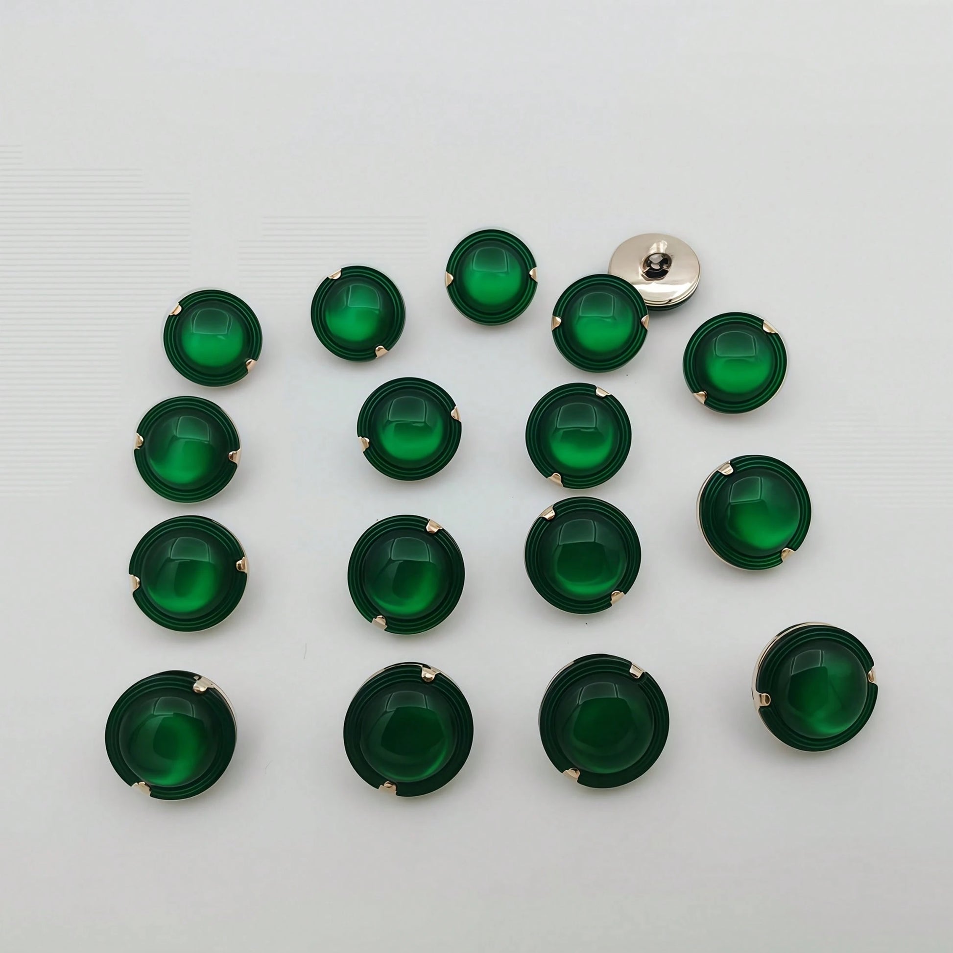 15pcs/1.8cm Fashion Personalized Minimalist Versatile Round Green Plastic Buttons, Luxury Resin Buttons, European And American Style High-End Vintage Elegant Versatile Buttons, Handmade Sewing High-Qu