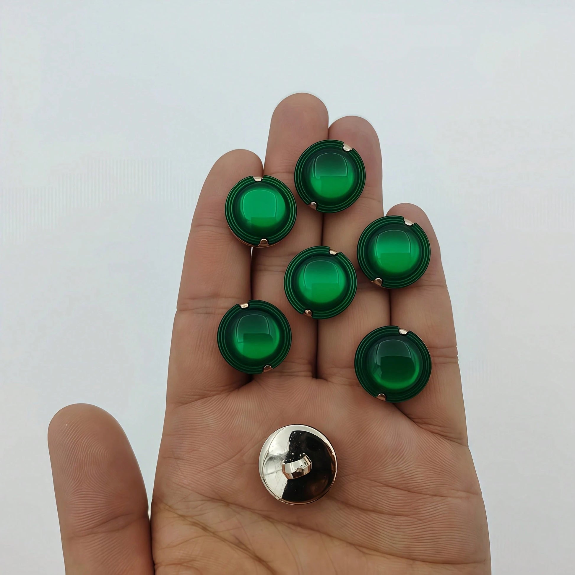 15pcs/1.8cm Fashion Personalized Minimalist Versatile Round Green Plastic Buttons, Luxury Resin Buttons, European And American Style High-End Vintage Elegant Versatile Buttons, Handmade Sewing High-Qu