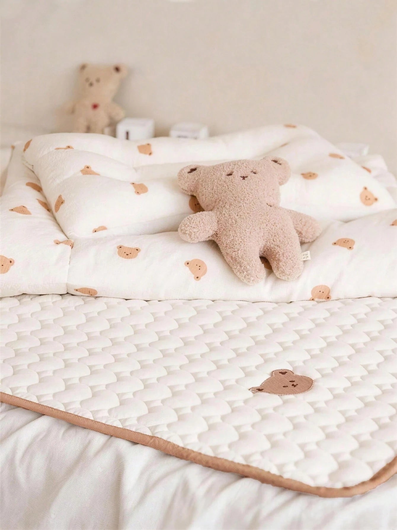 1pc Baby Embroidered Waterproof Bed Pad, Soft Skin-Friendly Cartoon Embroidery Baby Bed Diaper Pad, Breathable Skin-Friendly Surface- Soft And Non-Irritating, Easily Handle Bedwetting, Suitable For M