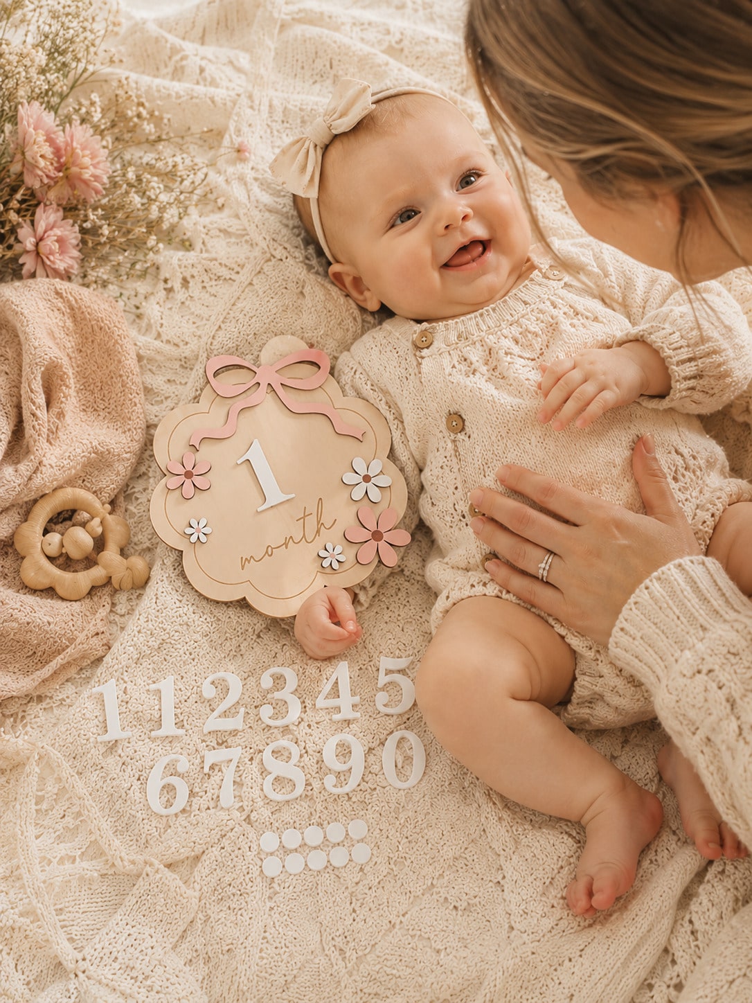 1pc Baby Monthly Milestone Wooden Sign, 1-12 Months Infant Growth Record Photo Prop, Decorated With Pink Bow And Flower