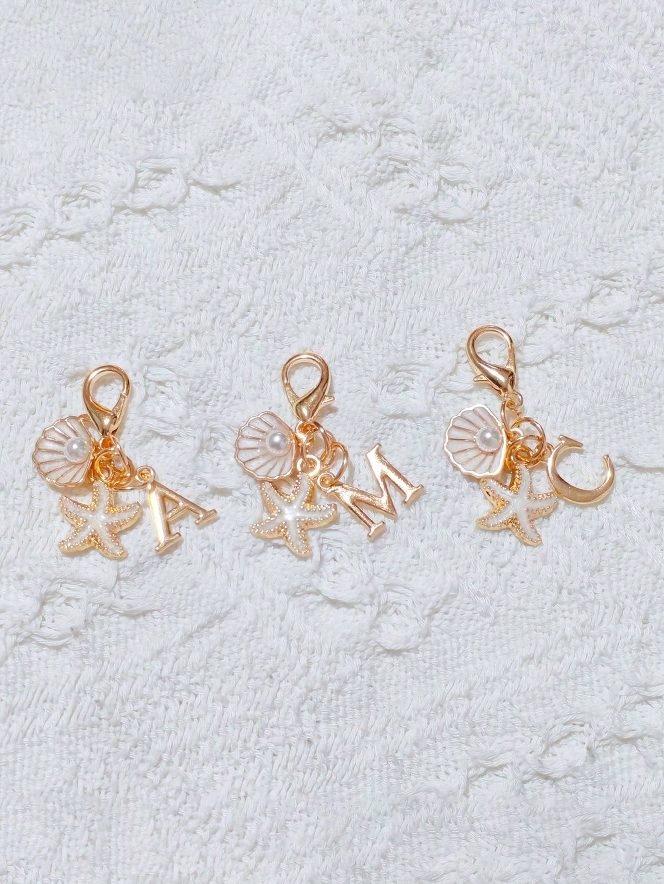 1pc Bohemian Style Gold Letter Keychain With Shell And Starfish Decoration, A-Z Letter Options, Suitable For Holiday And Beach Themes