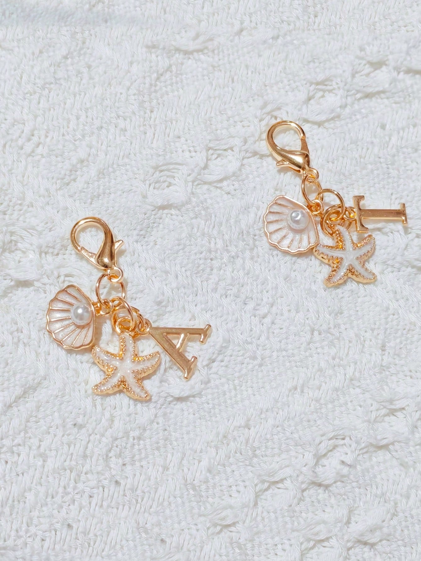1pc Bohemian Style Gold Letter Keychain With Shell And Starfish Decoration, A-Z Letter Options, Suitable For Holiday And Beach Themes