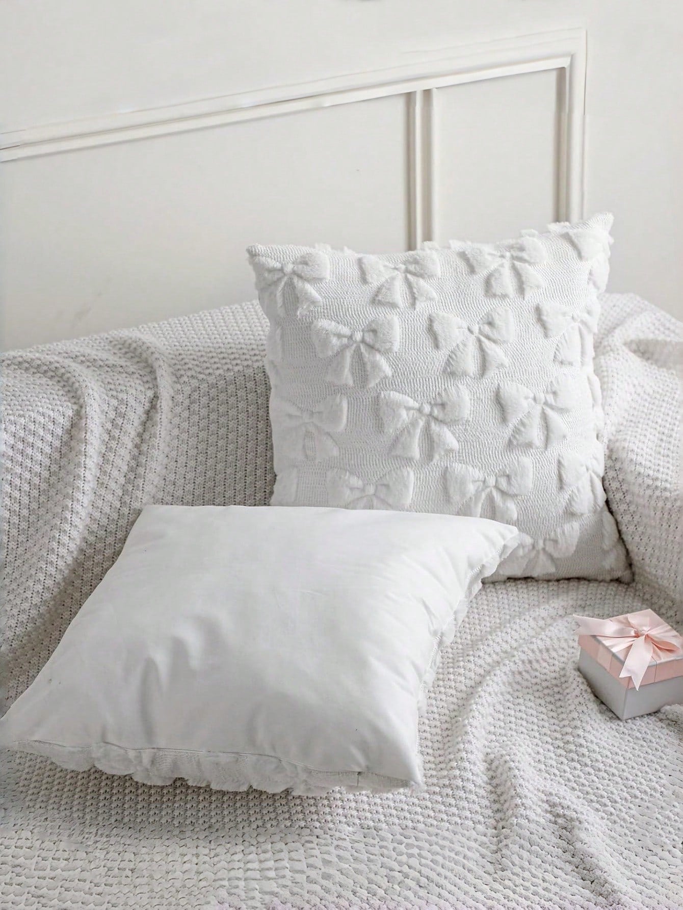 1pc Bow Decorative Pillow Cover Set, Cute & Playful, Room Decor, Faux Fur, Soft Bow, Collegiate Style, Fluffy Plush, Elegant Cushion Cover, Suitable For Bed, Sofa, Lounge Chair, Autumn/Winter, Valenti