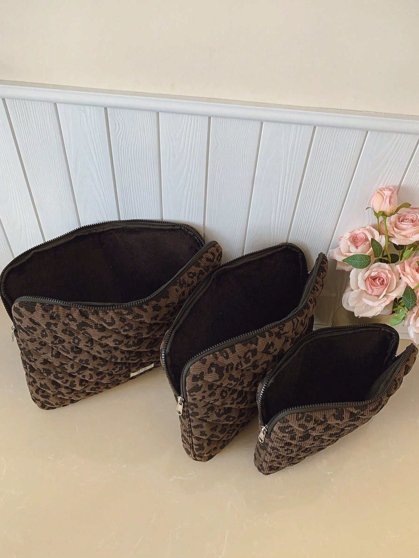 1pc Corduroy Student Laptop Sleeve, Fits 11"/13"/15" Laptops, Leopard Print Casual Unisex Protective Case, Compact & Portable, Can Be Used As Document Bag, Laptop Sleeve, Laptop Carrying Bag, Suitable