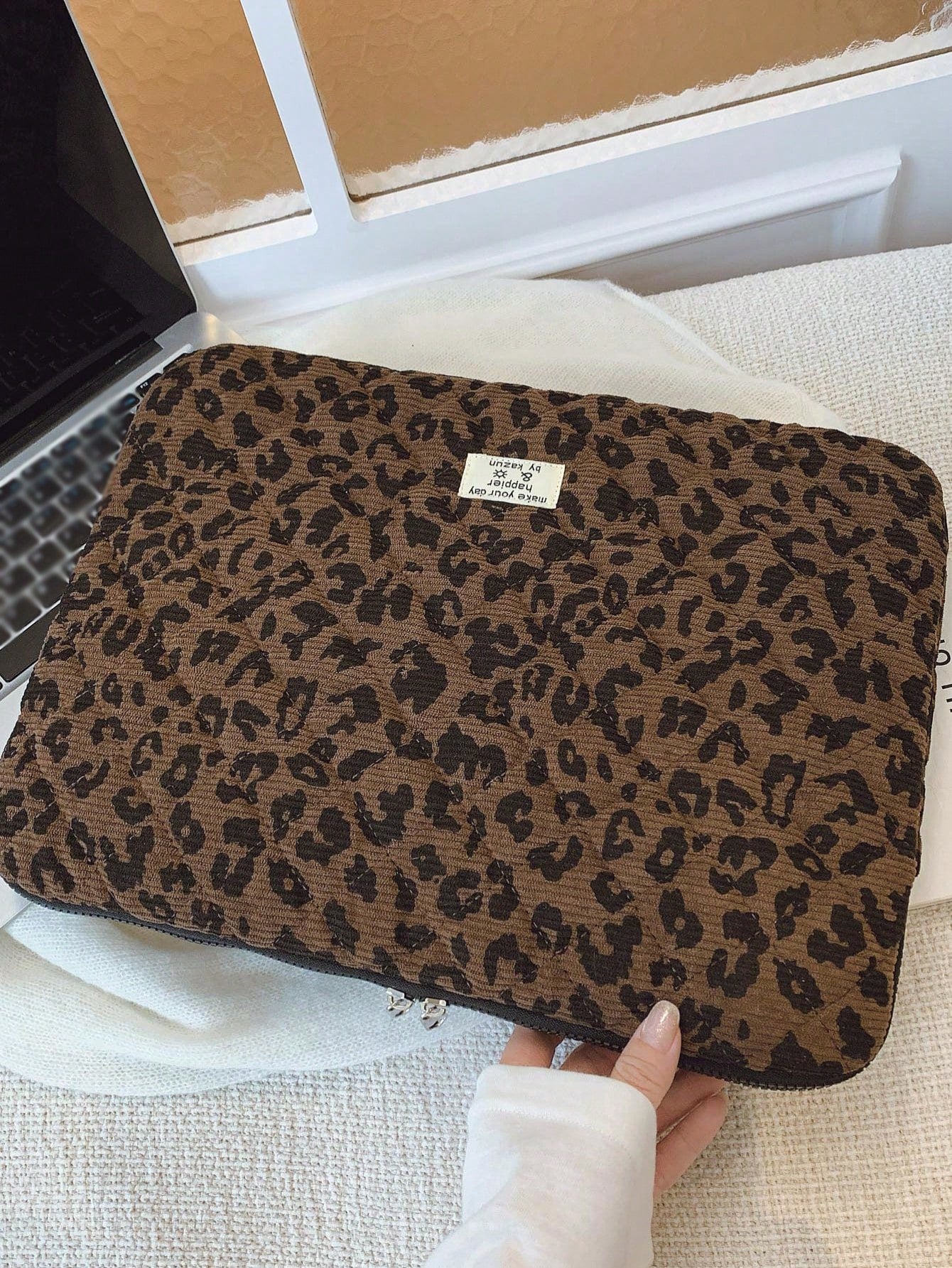1pc Corduroy Student Laptop Sleeve, Fits 11"/13"/15" Laptops, Leopard Print Casual Unisex Protective Case, Compact & Portable, Can Be Used As Document Bag, Laptop Sleeve, Laptop Carrying Bag, Suitable