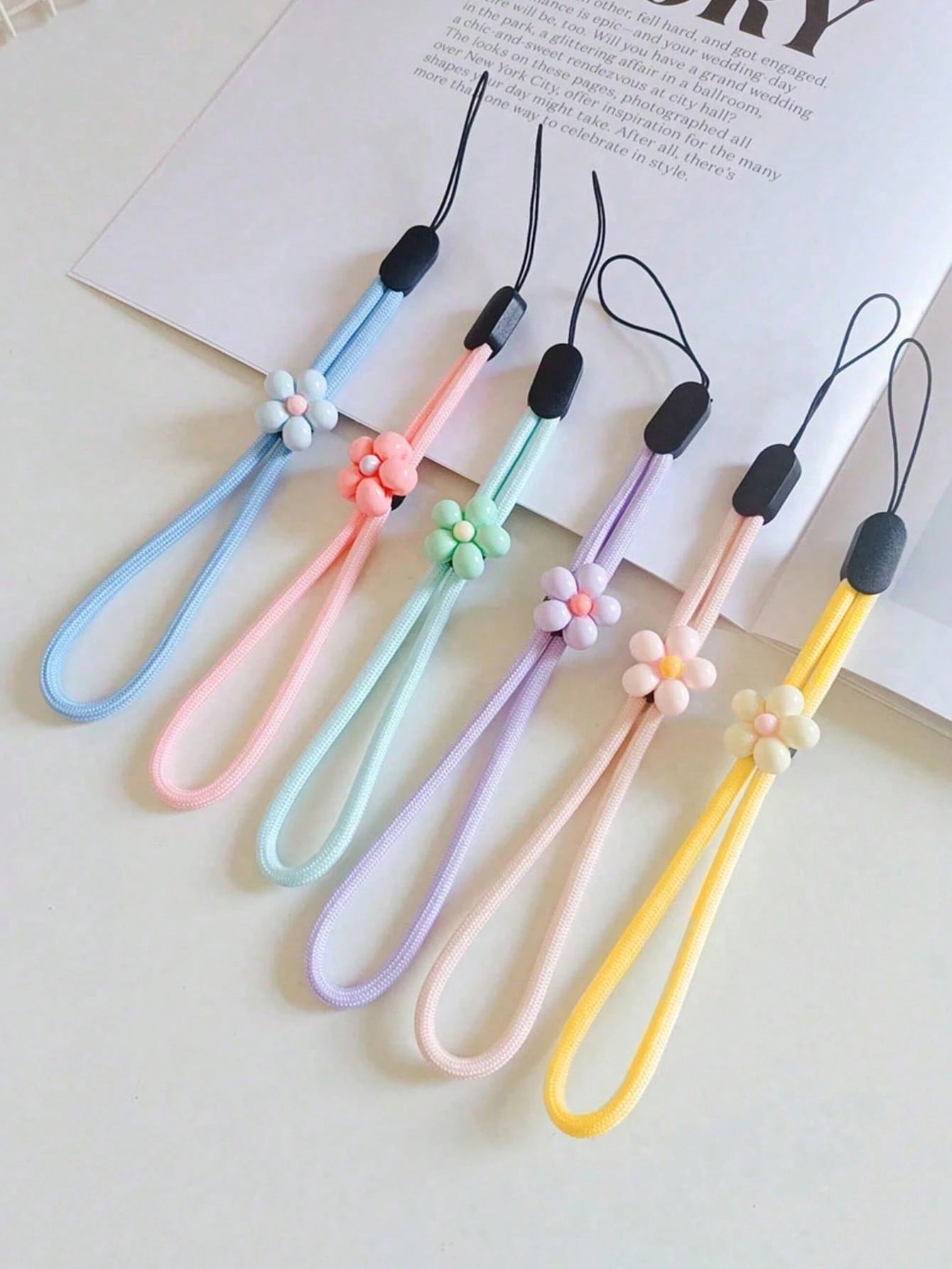 1pc Cute 3D Flower Phone Lanyard, Wrist Strap, Anti-Lost Phone Cord, Macaron Color, Soft Braided Wristband, USB/Key Wrist Strap Pendant