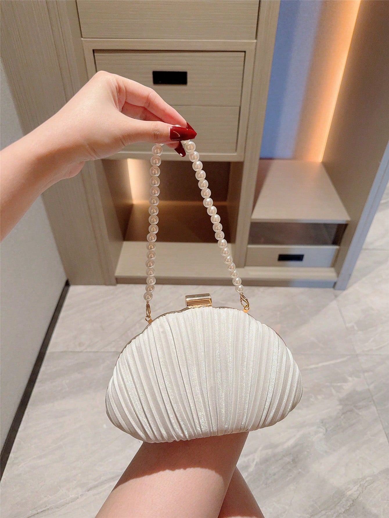 1pc Elegant Pleated Box Design Clutch Bag, Faux Pearl Decor, Formal Handbag For Wedding, Party, Prom, Evening Dress, Chain Strap Square Bag