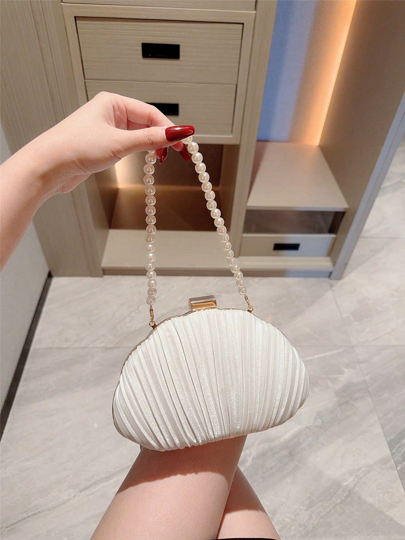 1pc Elegant Pleated Box Design Clutch Bag, Faux Pearl Decor, Formal Handbag For Wedding, Party, Prom, Evening Dress, Chain Strap Square Bag