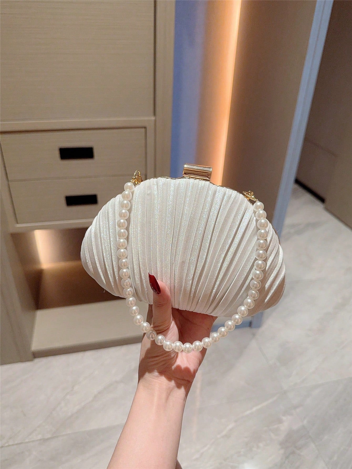 1pc Elegant Pleated Box Design Clutch Bag, Faux Pearl Decor, Formal Handbag For Wedding, Party, Prom, Evening Dress, Chain Strap Square Bag