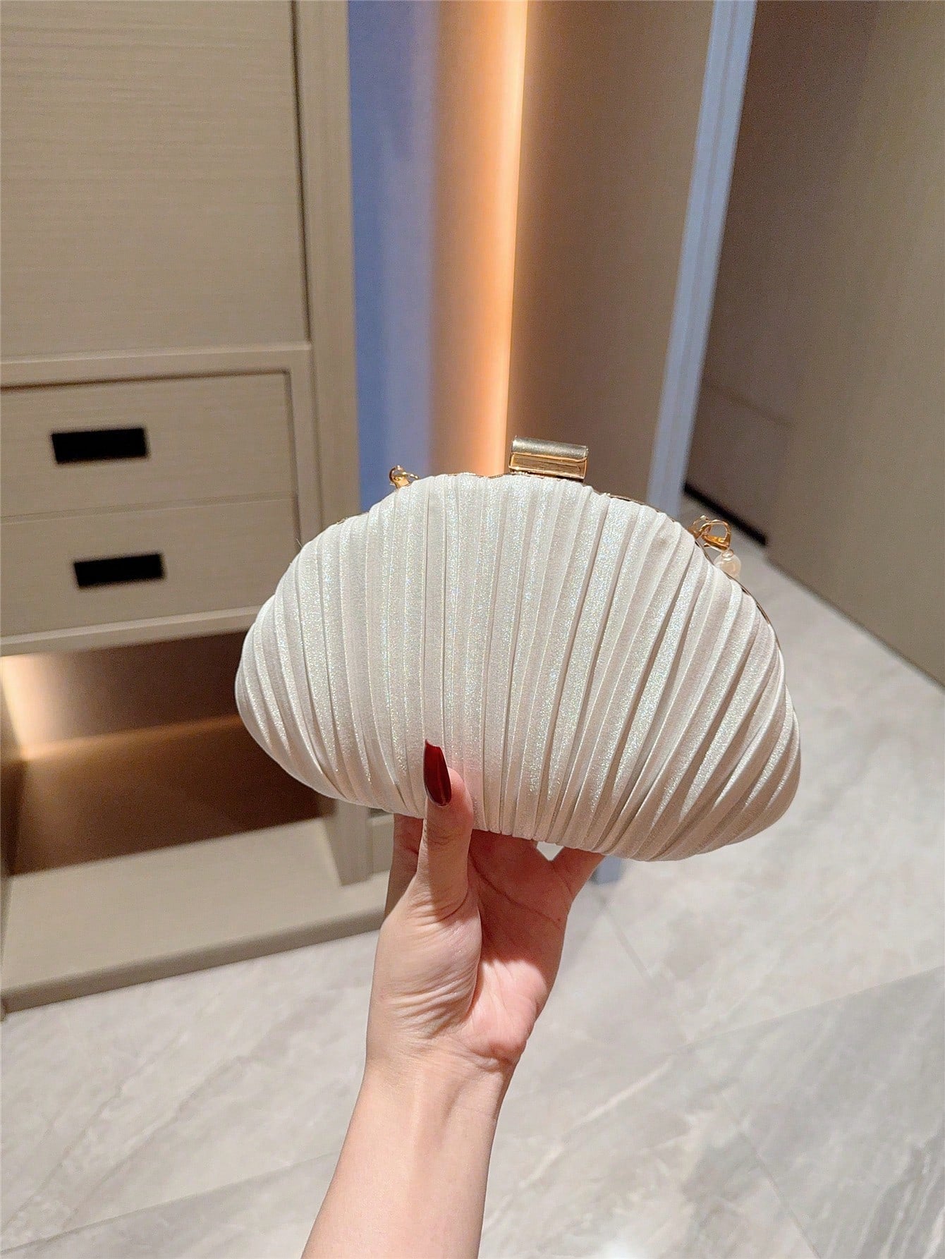1pc Elegant Pleated Box Design Clutch Bag, Faux Pearl Decor, Formal Handbag For Wedding, Party, Prom, Evening Dress, Chain Strap Square Bag