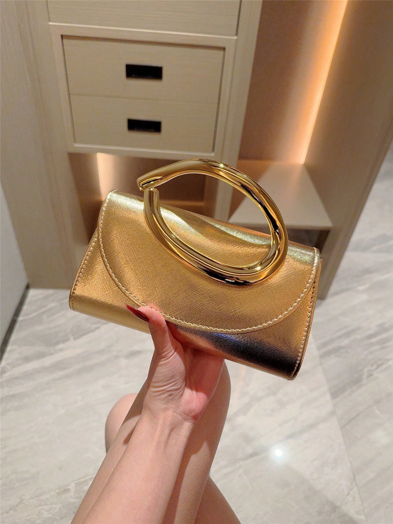 1pc European & American Fashion Metal Decor Mini Box Clutch, High-End Shiny Metal Strip Handbag For Women, Elegant Luxury Evening Bag For Formal Dresses, PU Leather Party Bag/Romantic Wedding Clutch/P