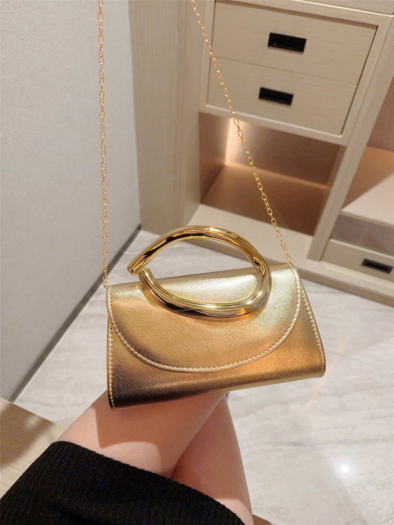 1pc European & American Fashion Metal Decor Mini Box Clutch, High-End Shiny Metal Strip Handbag For Women, Elegant Luxury Evening Bag For Formal Dresses, PU Leather Party Bag/Romantic Wedding Clutch/P