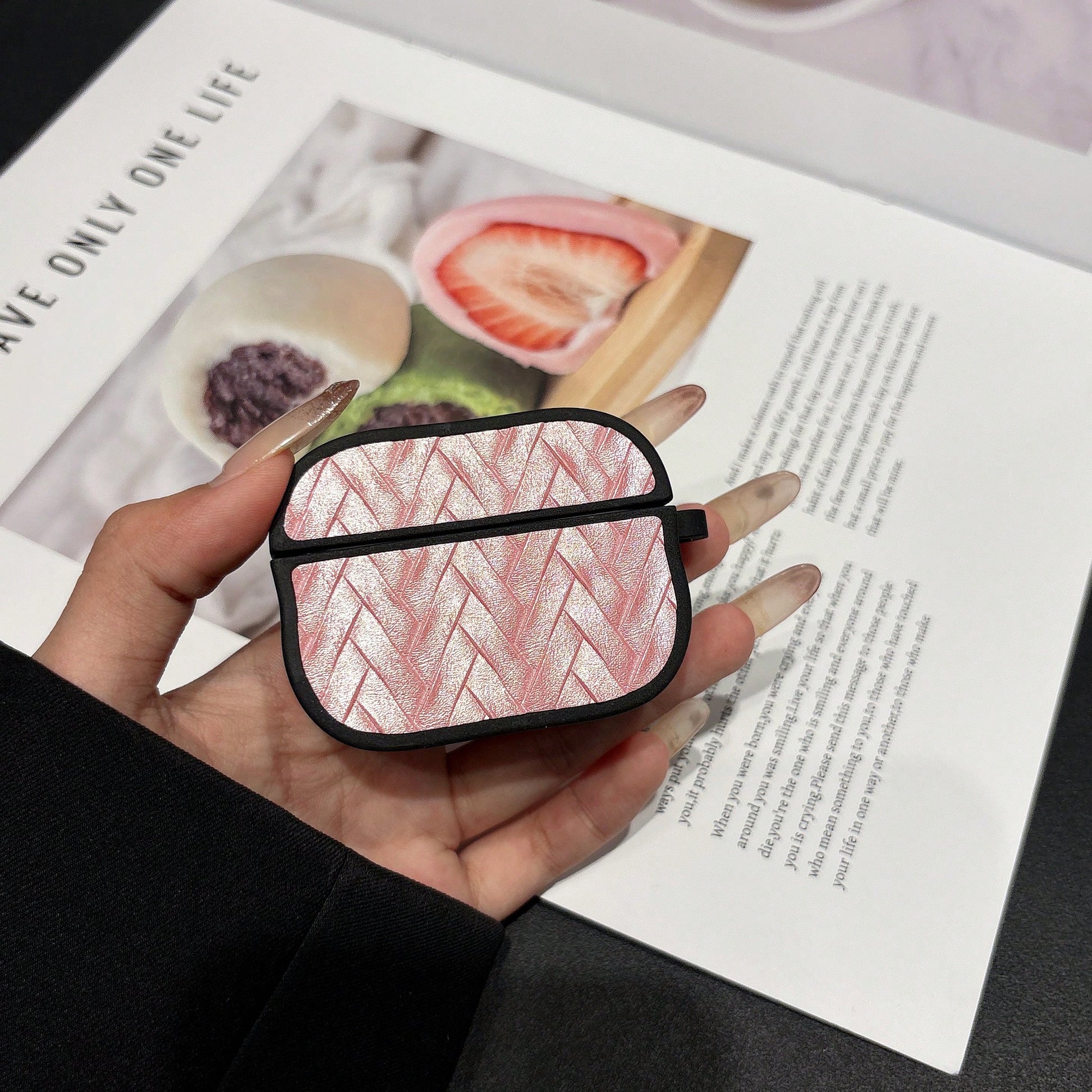 1pc Iridescent Woven Pattern Fashion Apple Earphone Protective Case, Scratch-Resistant, Wear-Resistant, Non-Fading, Strong Protection, Dust-Proof, Stylish And Beautiful, Suitable For Teenagers And You