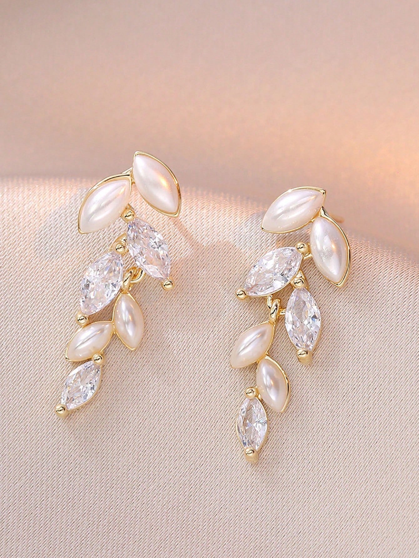 1pc, Leaf Tassel Faux Pearl Zirconia Earrings, French Simple Elegant High-Grade Ear Accessories, New Year Gift,Summer,Jewellery,Festival,Classy