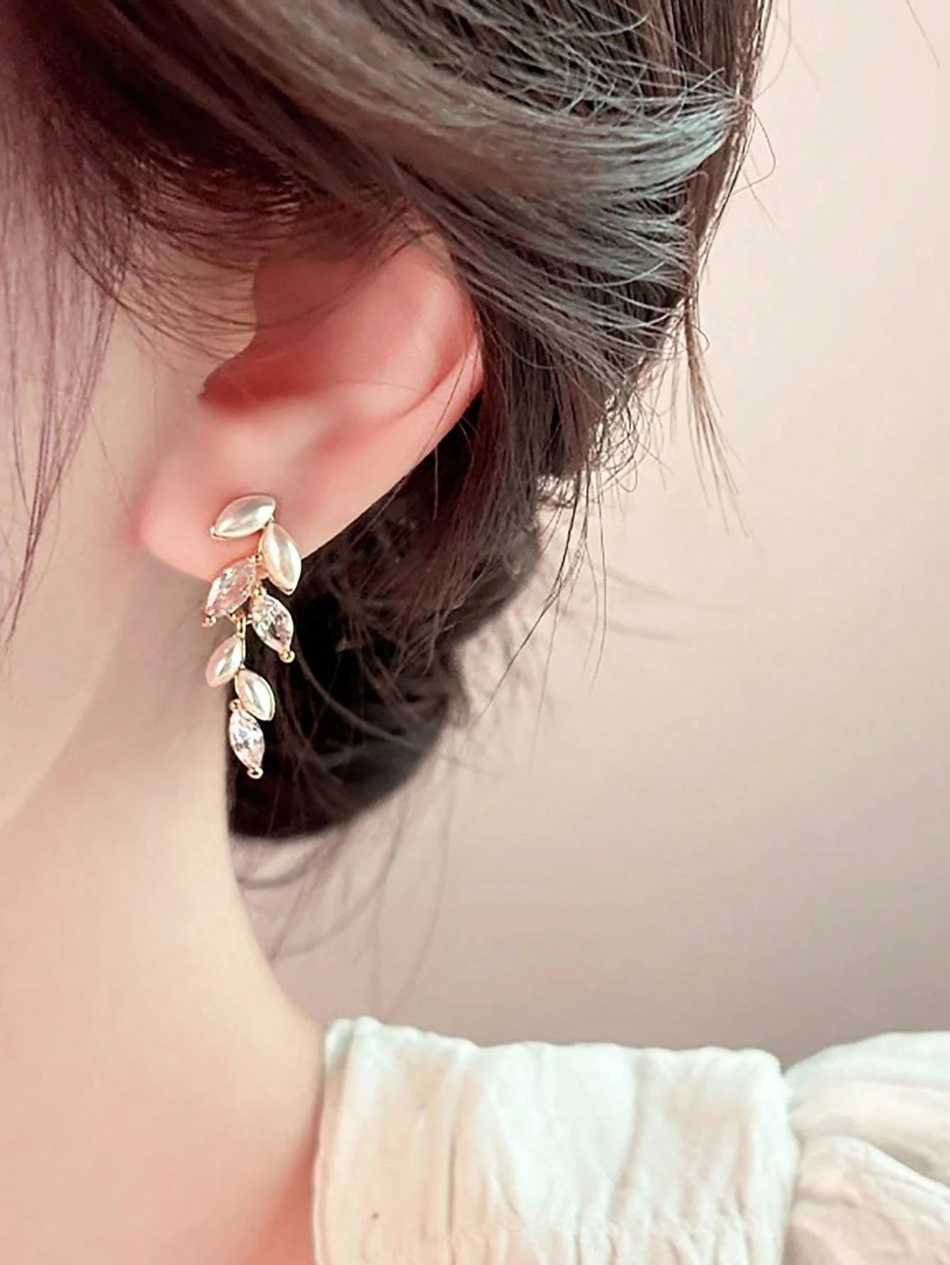 1pc, Leaf Tassel Faux Pearl Zirconia Earrings, French Simple Elegant High-Grade Ear Accessories, New Year Gift,Summer,Jewellery,Festival,Classy