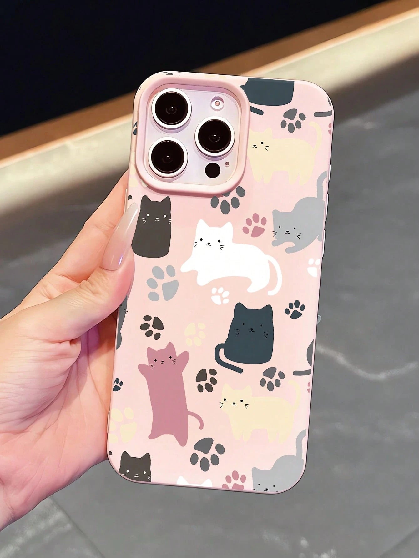 1pc Minimalist Personalized Cat Pattern Light Pink Liquid Large Hole Lens Anti-Drop Anti-Fingerprint Phone Case Compatible With IPhone 17/16/16Pro/16Plus/15/15ProMax/15Pro/11/12/13/14ProMax/11Pro/11Pr