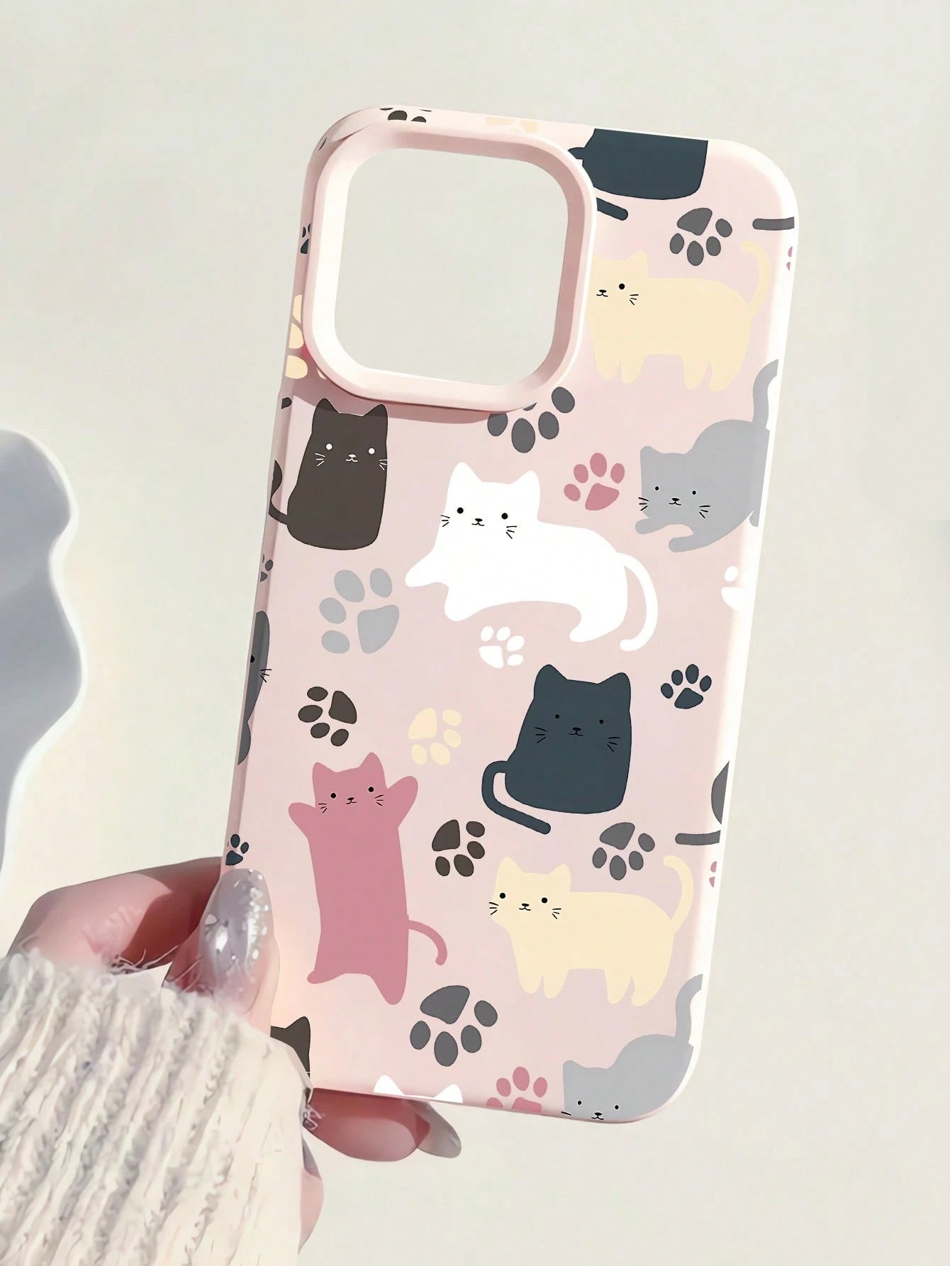 1pc Minimalist Personalized Cat Pattern Light Pink Liquid Large Hole Lens Anti-Drop Anti-Fingerprint Phone Case Compatible With IPhone 17/16/16Pro/16Plus/15/15ProMax/15Pro/11/12/13/14ProMax/11Pro/11Pr