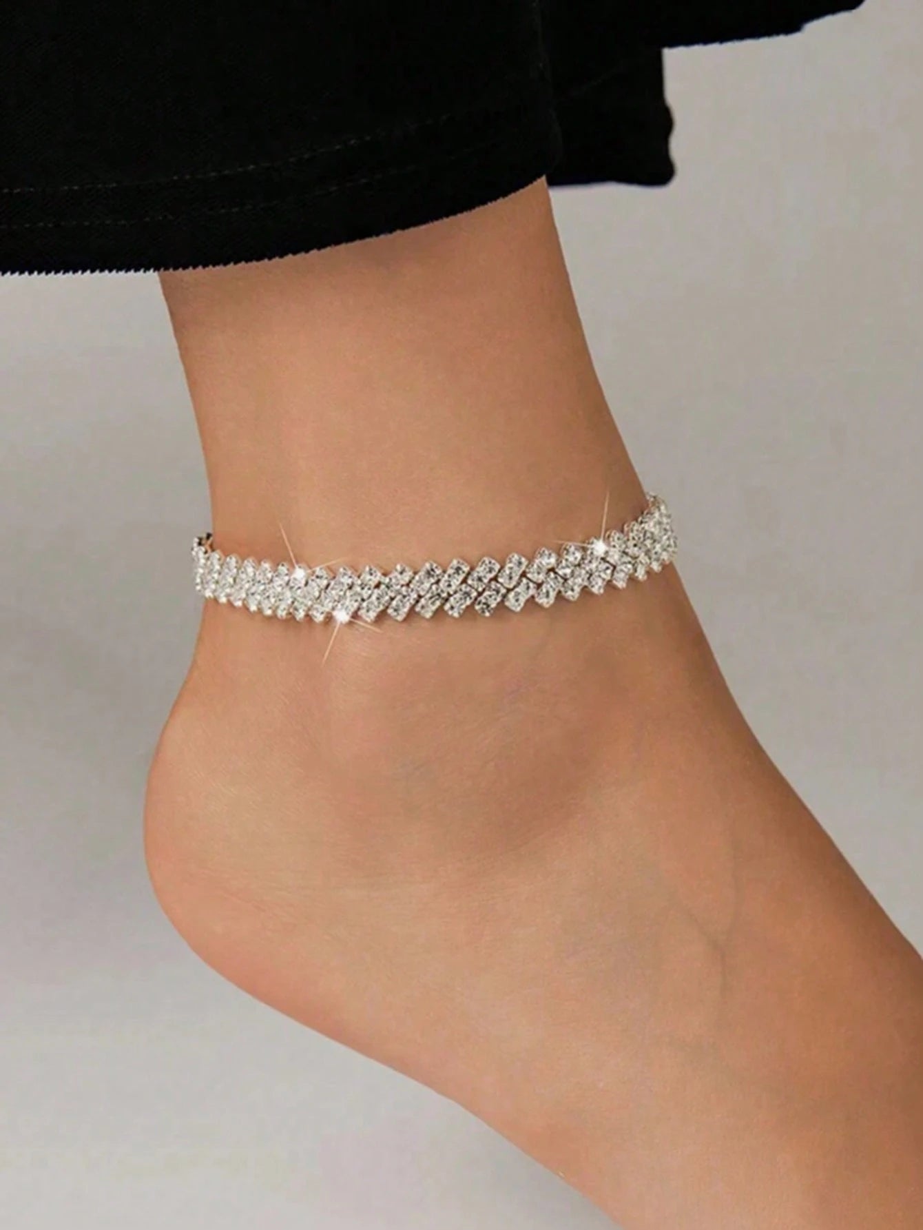 1pc Minimalist Style Cross Anklet, Versatile Cross Design, Suitable For Women's Daily Or Party Wear, Also Can Be Given As A Gift.