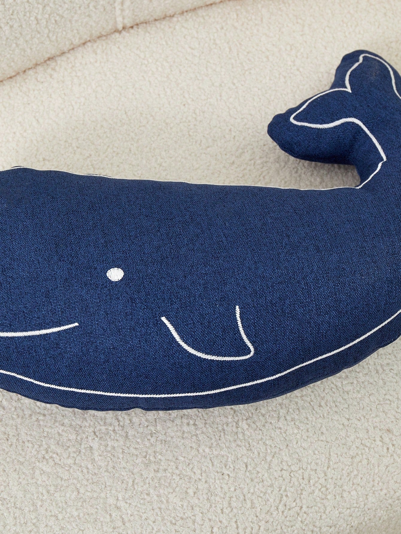 1pc Navy Blue Embroidered Whale Shaped Decorative Pillow Cover, Suitable For Indoor Decoration, Odd-Shaped Pillow Cover For All Seasons, Sold Without Insert