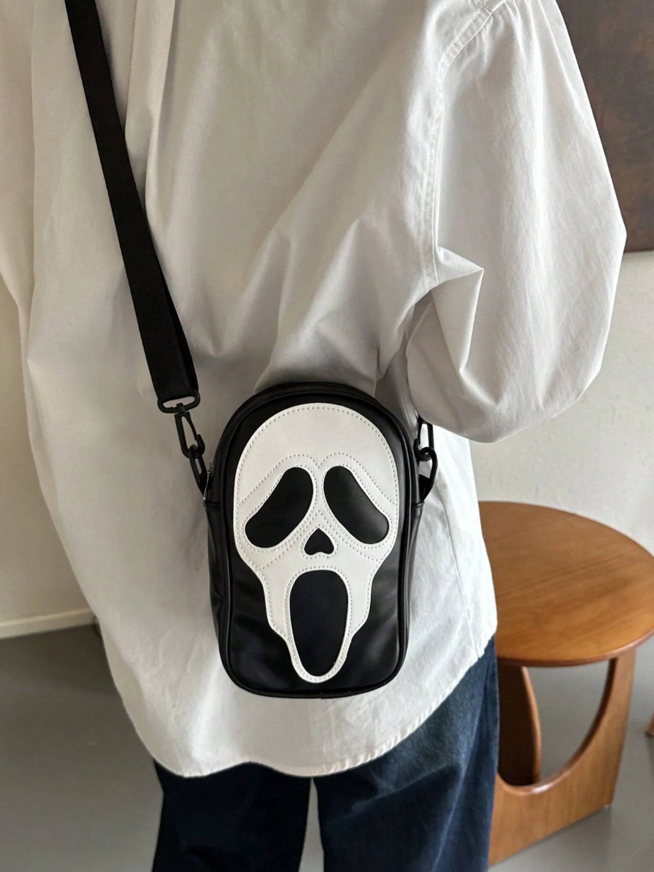1pc Peach Tree Minimalist Solid Color Letter Print Adjustable Strap Zipper Closure Crossbody Chest Bag For Men, Casual Versatile Daily, Work, Sports, Travel, Lightweight Waterproof Nylon Multi-Compart