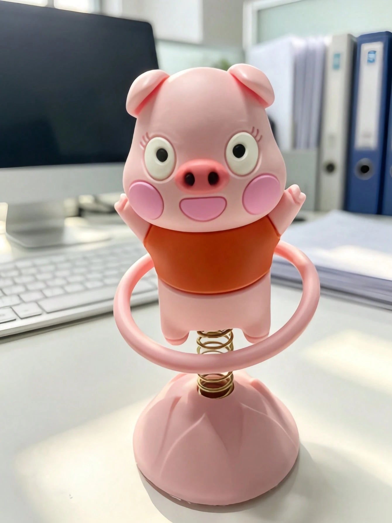 1pc Pink Pig Spring Rocking Car Figurine, Cute Office Desk Stress Relief Decor, Healing Gift For Best Friend, Super Girly Gift