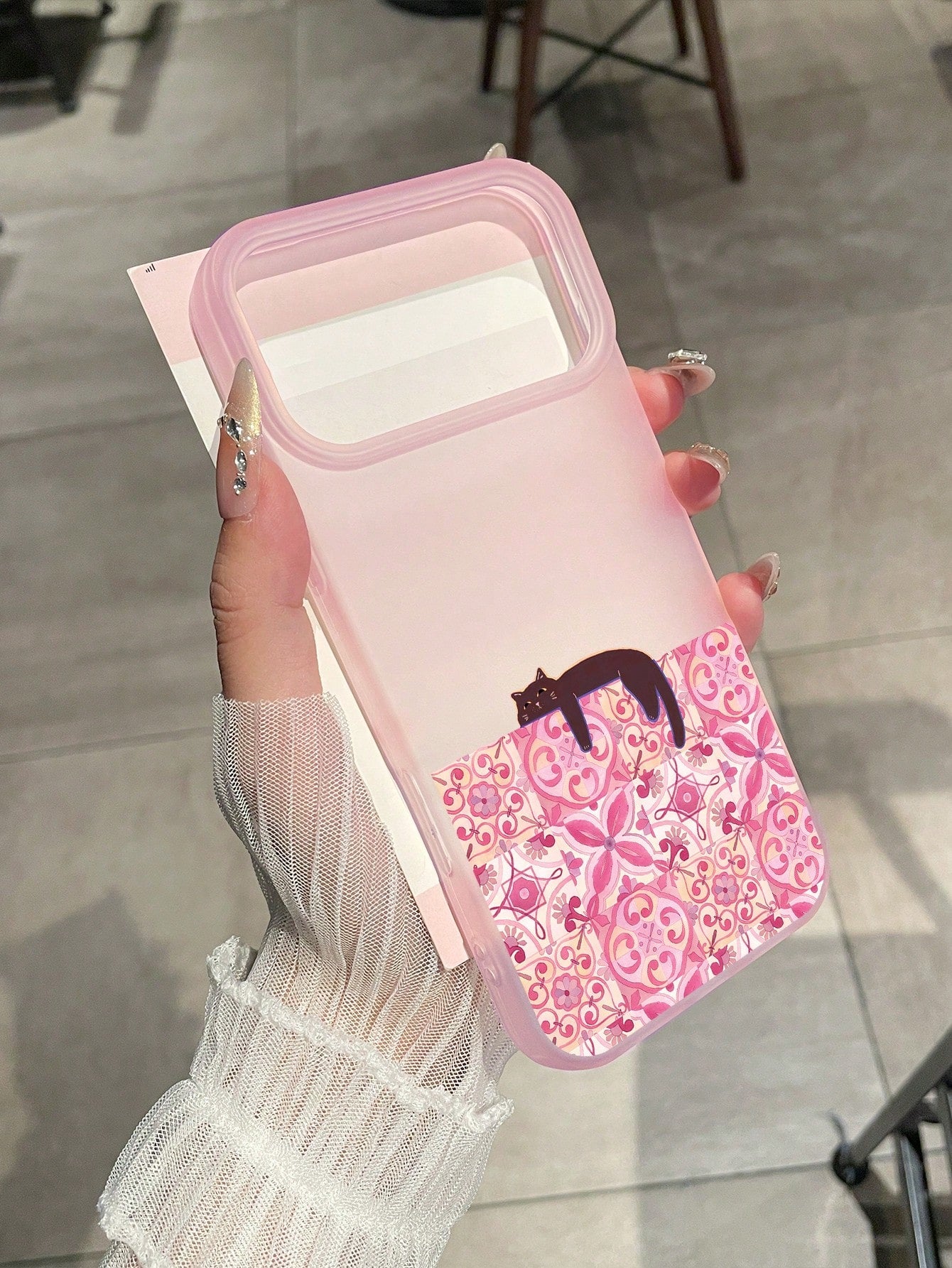 1pc Pink Semi-Transparent Matte Phone Case, Covers, Vintage Floral Tile Slouchy Black Cat Creative Illustration Phone Case, Ins Gentle Niche Style, Girls Birthday Holiday Gift, Cute Phone Case, Cat Ph