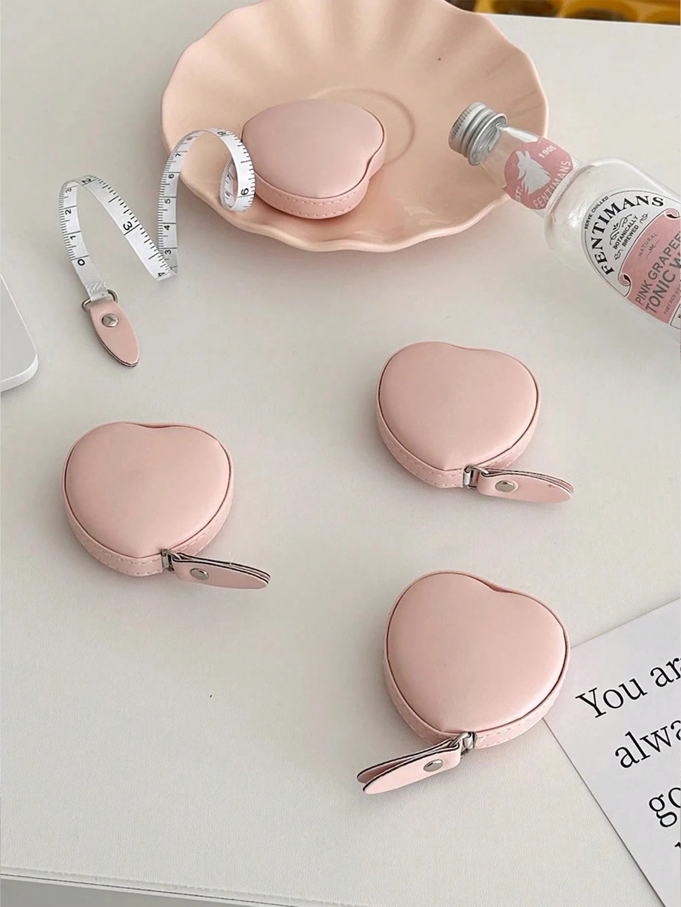 1pc PU Leather Heart-Shaped Retractable Ruler Waist Bust Measuring Tape, 59.06 Inch Multi-Functional Mini Ruler Heart-Shaped Measuring Tape 1.5m Waist Bust Leather Ruler Portable Household Measurement