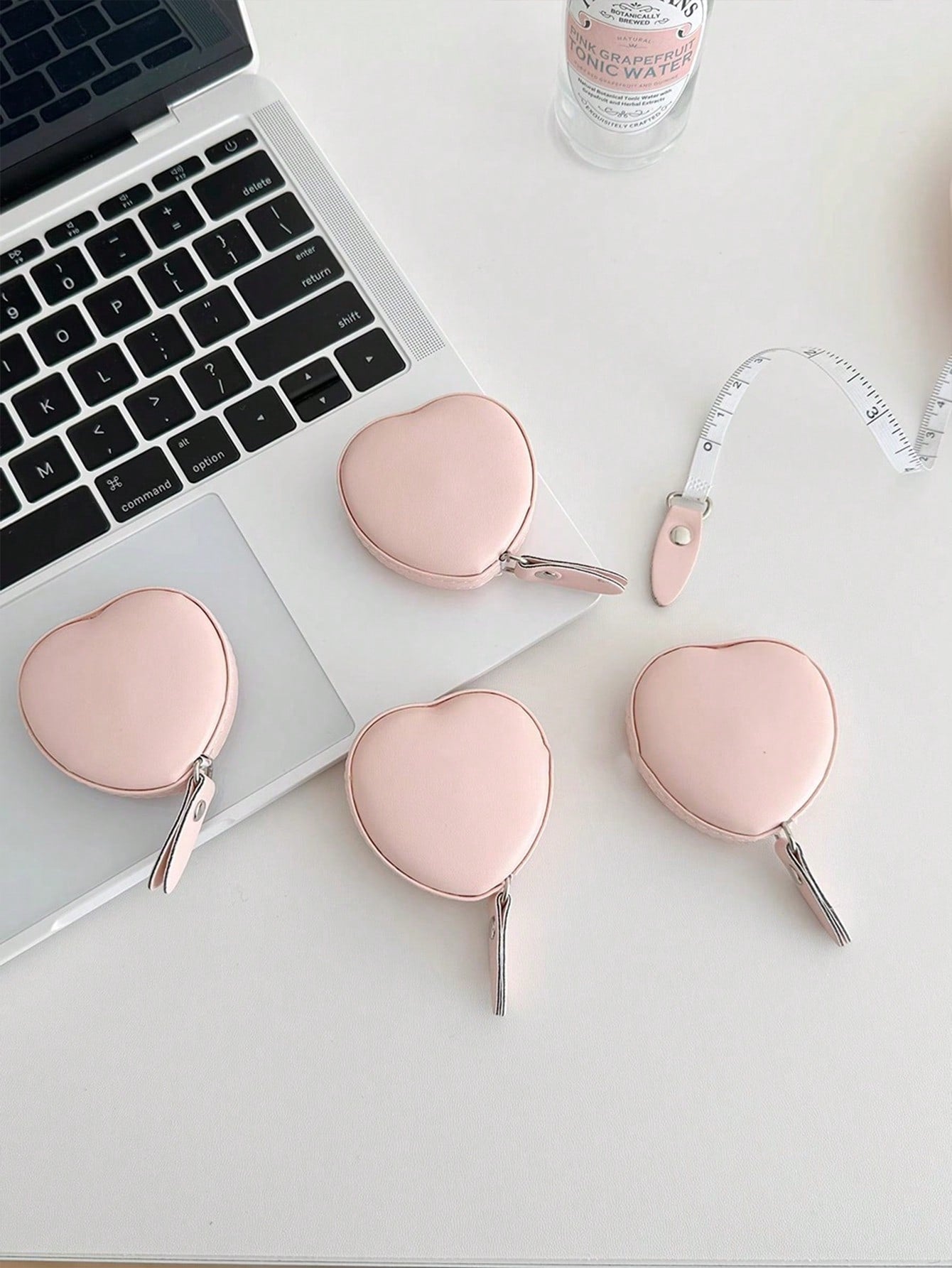 1pc PU Leather Heart-Shaped Retractable Ruler Waist Bust Measuring Tape, 59.06 Inch Multi-Functional Mini Ruler Heart-Shaped Measuring Tape 1.5m Waist Bust Leather Ruler Portable Household Measurement