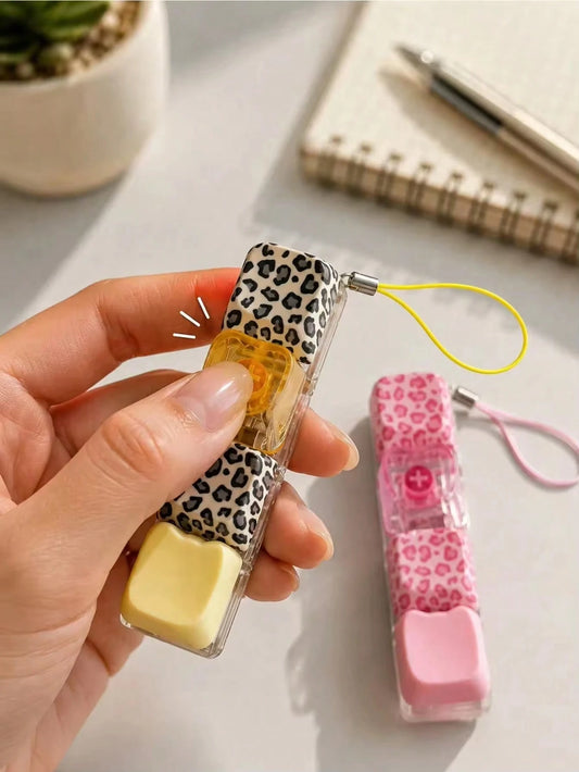 1pc Random Color Hot-Selling Leopard Print 4-Key Fingertip Keyboard Keychain, Perfect For Holiday Gifts, Fun And Cute Gifts, Birthday Gifts, Easter Gifts, Halloween Gifts, Christmas Gifts, Party Gifts