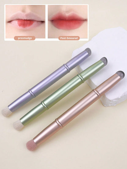 1pc Reusable Silicone Lip Brush, Soft And Flexible With Cover, Dual-Ended Makeup Brush For Lipstick, Eyeshadow And Highlighter, Mini Portable Lip Brush, Blending Brush Cosmetic Tool,Giveaways