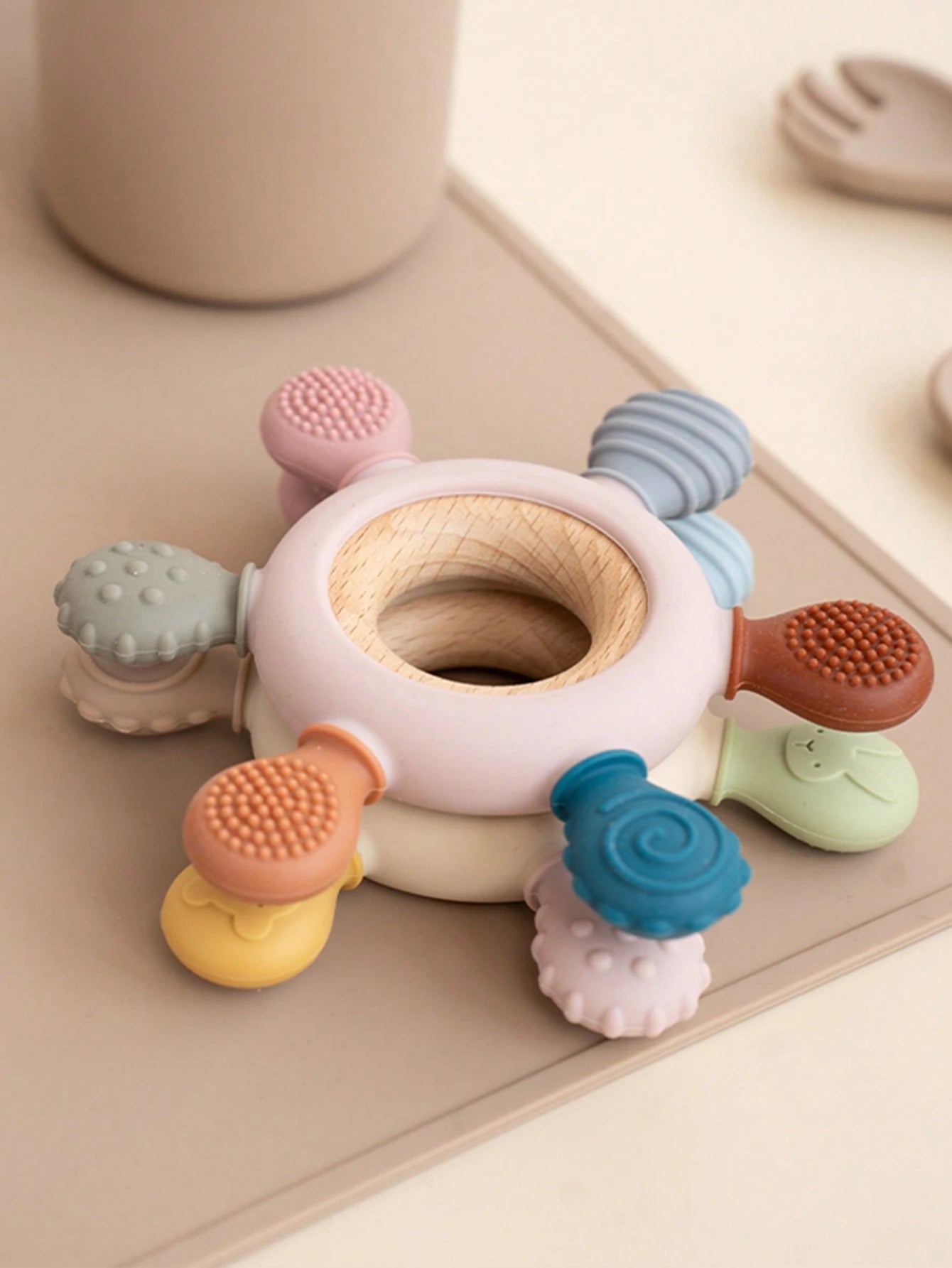 1PC Silicone Baby Teethers Rudder Shape Wooden Teether Ring Touch Training Newborn Chew Toy Children's Dental Care Teething Toys