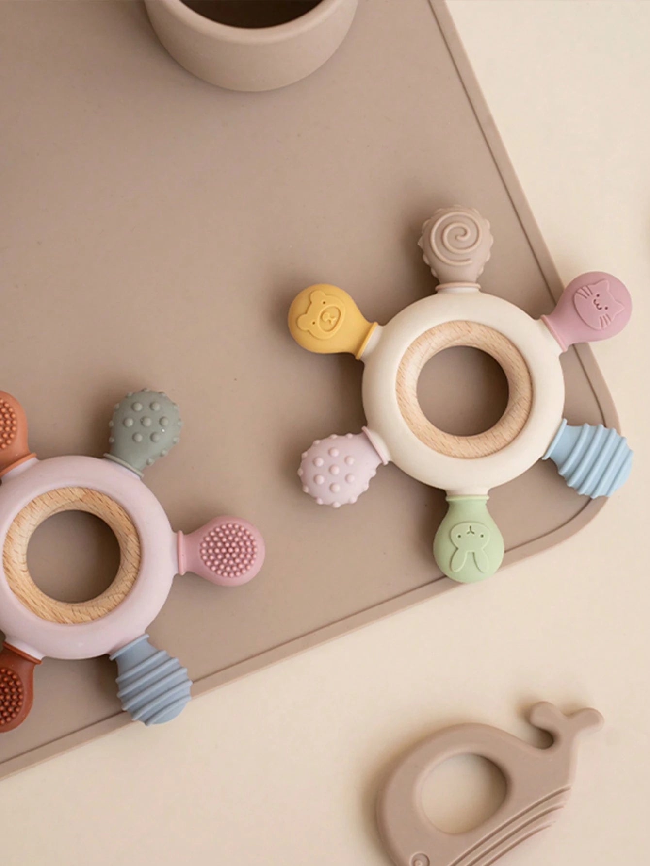 1PC Silicone Baby Teethers Rudder Shape Wooden Teether Ring Touch Training Newborn Chew Toy Children's Dental Care Teething Toys