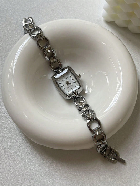 1pc Simple Minimalist Small Square Dial Chain Watch, Appearance Suitable For High School/College Girls, Vintage Aesthetic Quartz Watch (Slight Color Difference May Occur Compared To Photos Due To Ligh