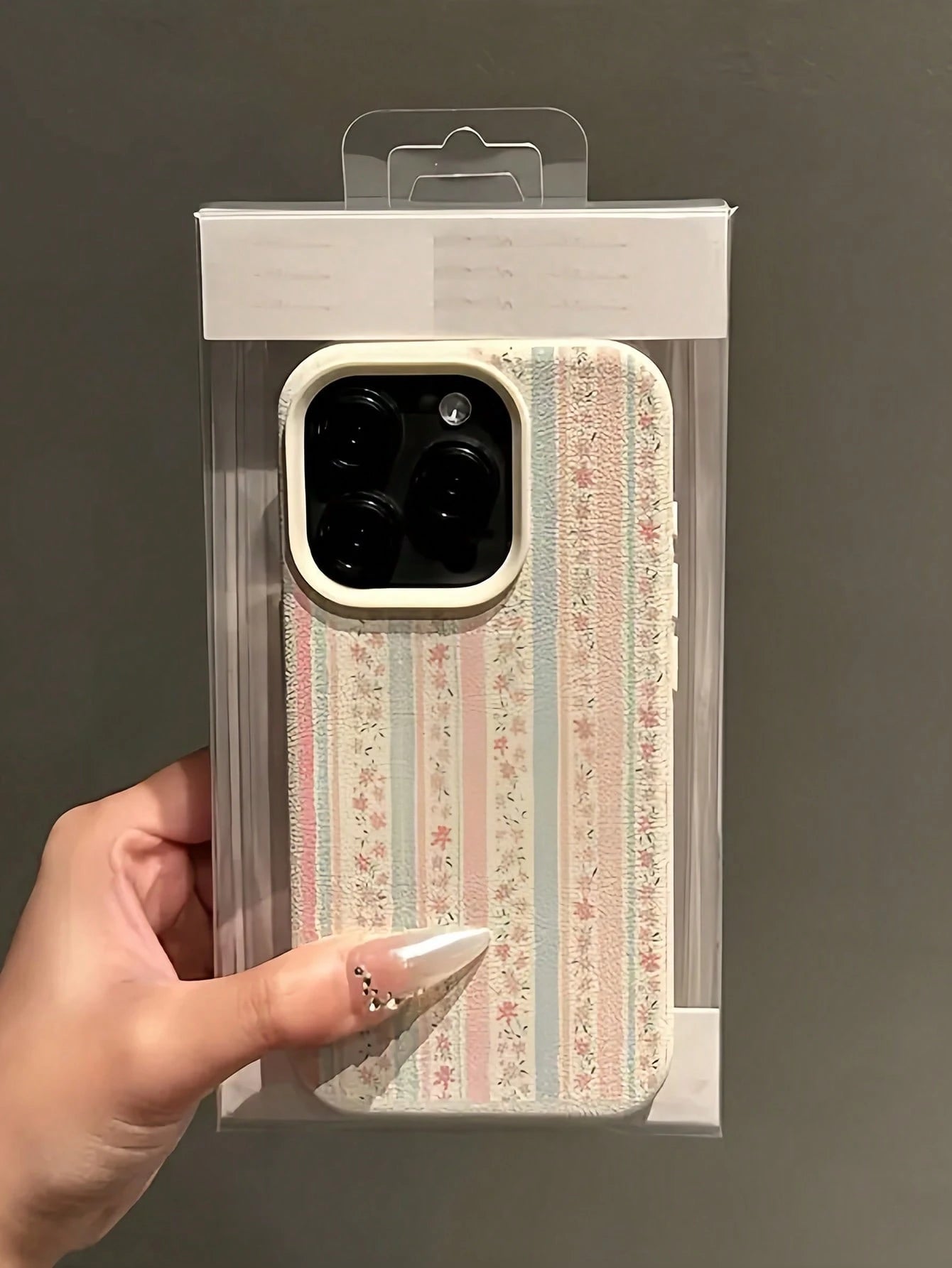 1pc Striped Minimalist Pattern TPU Shockproof White Floral Blue Pink Fashion Phone Case Compatible With Apple 16 15 14 13 12 11 Pro Max Series International Version Spring Birthday Gift